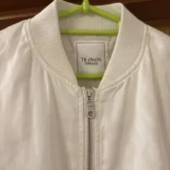 Té chichi ホワイト MA-1ジャケット