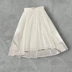 ホワイト フレアスカートのサムネイル