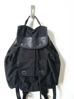 良品！MANDARINA DUCK リュック ブラックのサムネイル