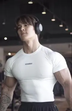 vanquish fitness tシャツ