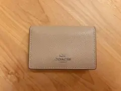 【美品】COACH ベージュ 二つ折り名刺入れのサムネイル