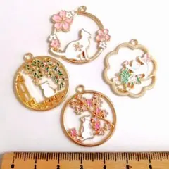 2点限り⭐戯れる猫と桜。.:*4個♡ゴールドチャーム