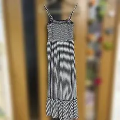 キャミワンピース 白と黒のストライプ