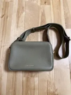 MICHAEL KORS ペブルレザーカメラバッグミディアム