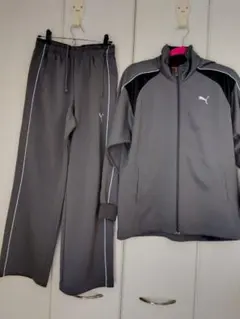 PUMA プーマ ジャージ 上下セット グレー 白ライン　Sサイズ