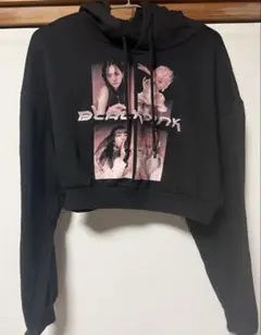 H&MとBLACKPINKコラボ　クロップド丈パーカーのサムネイル