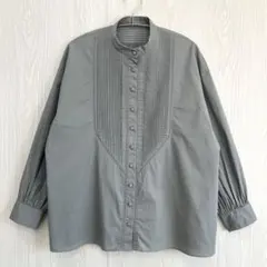 雨のリュウグウ　オオカミとフクロウ　くるみボタン　ピンタックシャーリングブラウス