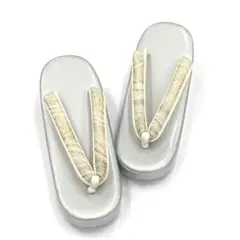 ☆新品未使用☆礼装用銀色系草履　フリーサイズ