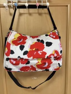 レスポートサック　ポピー柄ショルダーバッグ　フラップ付