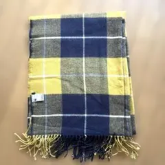 GUイエローとネイビーのチェックマフラー