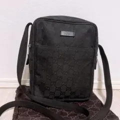 『美品』GUCCI(グッチ)ショルダーバッグ GGキャンバスのサムネイル
