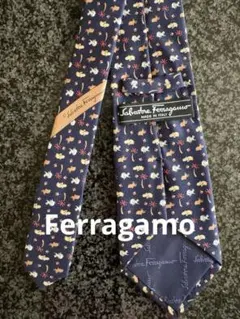 Salvatore Ferragamo フェラガモ　ネクタイ