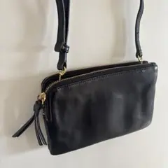 レザーショルダーバッグ 黒