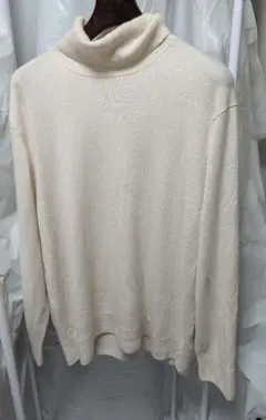 ユニクロ　カシミア タートルネックニット