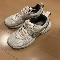 NIKE スニーカー ピンク　V2Kのサムネイル