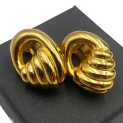 Item thumbnail for item 0ab2a4e3-a588-490d-bf36-5c21c6f4fff4