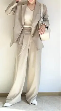 新品リラックステーラージャケットとタックワイドストレートパンツ（セットアップ）＋