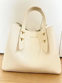 2026年最新】charles & keith バッグ ホワイトの人気アイテム - メルカリ