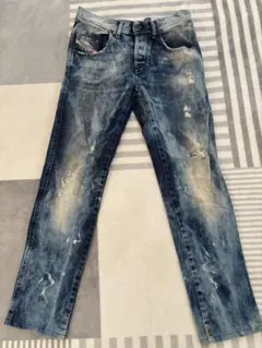 Diesel ディーゼル スキニーデニム（ダメージ加工）