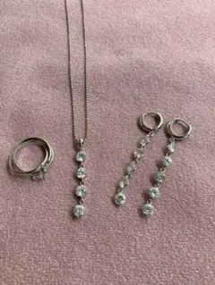 ペンダント&リング&ピアスセット　スワロフスキー風