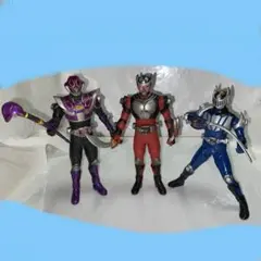 「仮面ライダー 龍騎」王蛇、龍騎、ナイト