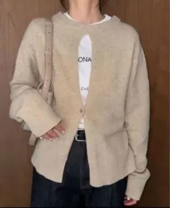 【未使用に近い】Suzu✖️CLANE モヘアルーズニットカーディガン Suzu Hirose×CLANE モヘア ルーズニットカーディガン トップス - メルカリ