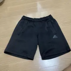 アディダス　黒色　短パン　150cm