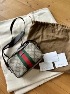 GUCCI ショルダーストラップ付き GG スモール ブリーフケース GUCCI 】ショルダーストラップ付き GG スモール ブリーフケース - メルカリ