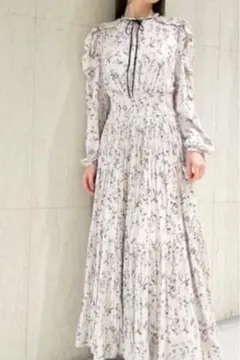 セルフォード♡ボタニカルレタープリントワンピース IVR 36 - メルカリ