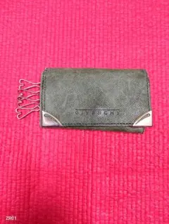GIVENCHY グリーン レザー キーケース