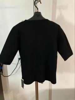 ブラーミン BRAHMIN 黒の半袖ニットトップス