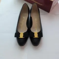 Salvatore Ferragamo パンプス ブラック
