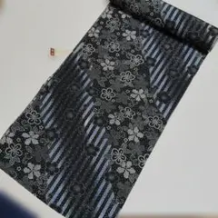 No.159　　正絹　小紋　黒地に小花　愛らしい　カジュアル