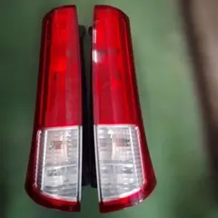 215サーフ 純正テールランプ - メルカリ