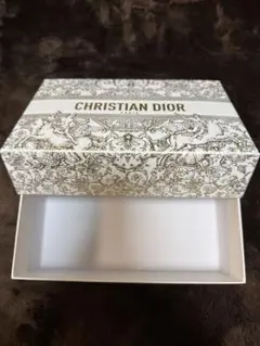 CHRISTIAN DIOR ギフトボックス