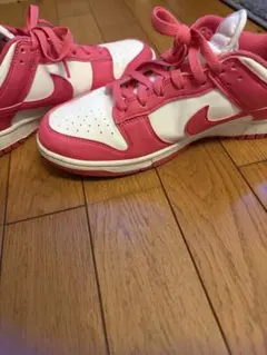 NIKE ダンク　ピンク　LOWのサムネイル