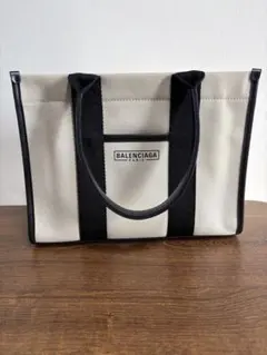 BALENCIAGA バレンシアガ トートバッグのサムネイル