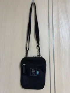 Nina Jobs ショルダーバッグ　ブラック