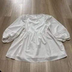 グリーンレーベルリラクシング　ホワイトブラウス