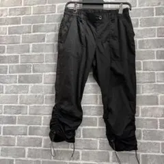 ブラック　ドローコード付き　ウエストゴム　クロップド丈　カーゴパンツ　薄手