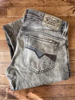 Dieselディーゼルダメージジーンズ　グレー