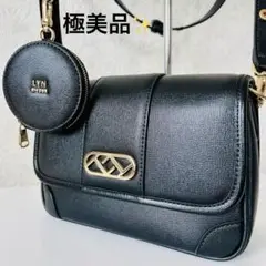 【極美品】LYN ACCS. ショルダーバッグ レザー　黒　ポーチ付き　自立