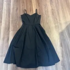 ブラック　キャミワンピース フレアスカート