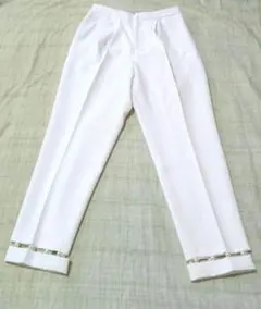 ホワイト カジュアルパンツ