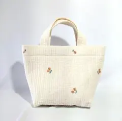 きゅーたろう　アイボリー×チェリー　刺繍ヌビ　トートバッグ きゅーたろう様専用 アイボリー×チェリー 刺繍ヌビ トートバッグ