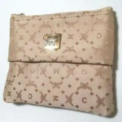 Item thumbnail for item 75c4ee12-9f9e-4c28-999c-48903444d74e