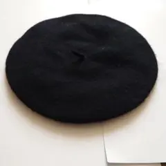 黒のウールベレー帽