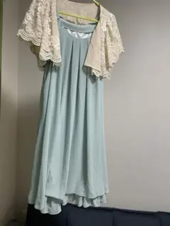 結婚式・パーティドレス　水色ドレスベージュボレロ付き