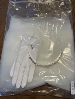 ウェディングベール・グローブ・ティアラセット