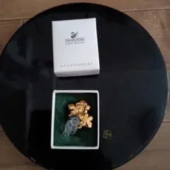 .474.S.2.3.4スワロフスキー葡萄ブローチ×２、苺×１